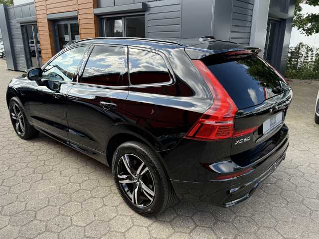Volvo  R Design Recharge Plug-In Hybrid AWD, Panoramadach, Sitzbelüftung, H&k