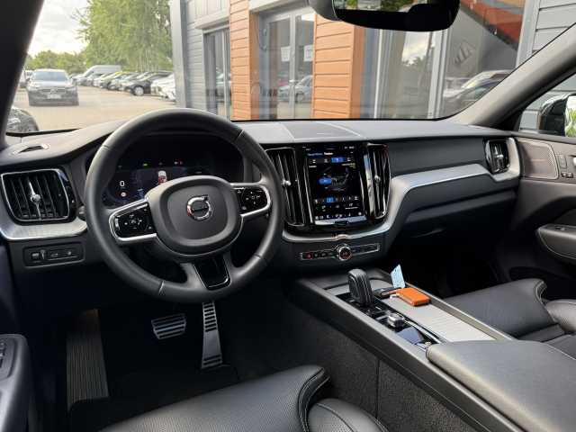 Volvo  R Design Recharge Plug-In Hybrid AWD, Panoramadach, Sitzbelüftung, H&k