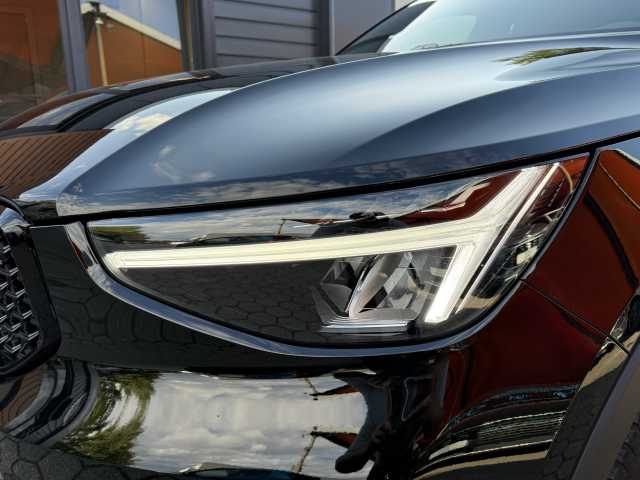 Volvo  Plus Dark Recharge Plug-In Hybrid 2WD