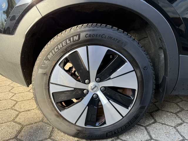Volvo  Plus Dark Recharge Plug-In Hybrid 2WD