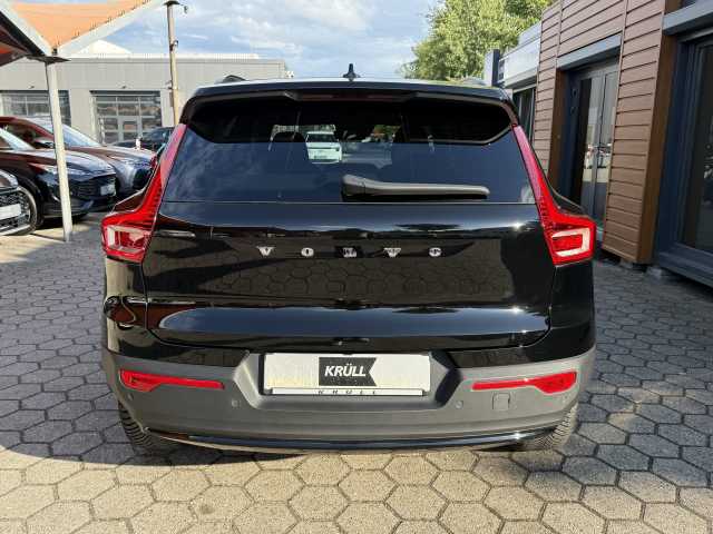 Volvo  Plus Dark Recharge Plug-In Hybrid 2WD