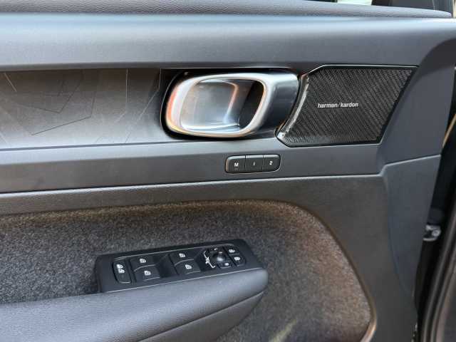 Volvo  Plus Dark Recharge Plug-In Hybrid 2WD