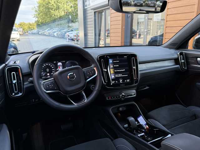 Volvo  Plus Dark Recharge Plug-In Hybrid 2WD