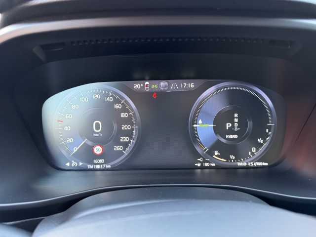 Volvo  Plus Dark Recharge Plug-In Hybrid 2WD