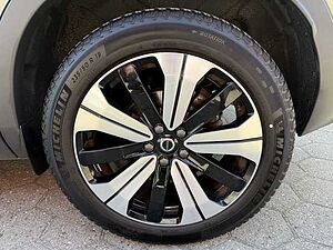 Volvo  Core Recharge Plug-In Hybrid 2WD, Fernlichtassistent, RFK