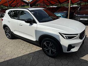 Volvo  T2 Plus Dark 2WD, 360 Grad Kamera, AHK, Panoramadach, H&K