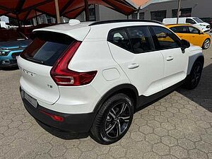 Volvo  T2 Plus Dark 2WD, 360 Grad Kamera, AHK, Panoramadach, H&K