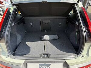 Volvo  T2 Plus Dark 2WD, 360 Grad Kamera, AHK, Panoramadach, H&K