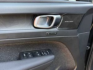 Volvo  Plus Dark Recharge Plug-In Hybrid 2WD