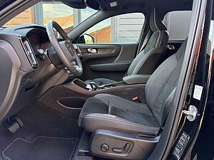Volvo  Plus Dark Recharge Plug-In Hybrid 2WD