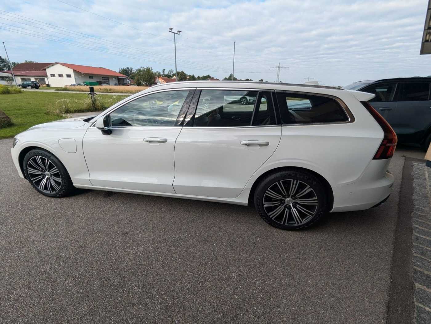 Volvo  V60 T6 TWIN ENGINE AWD Automatikgetriebe (223+65kW/303+87PS)  Inscription