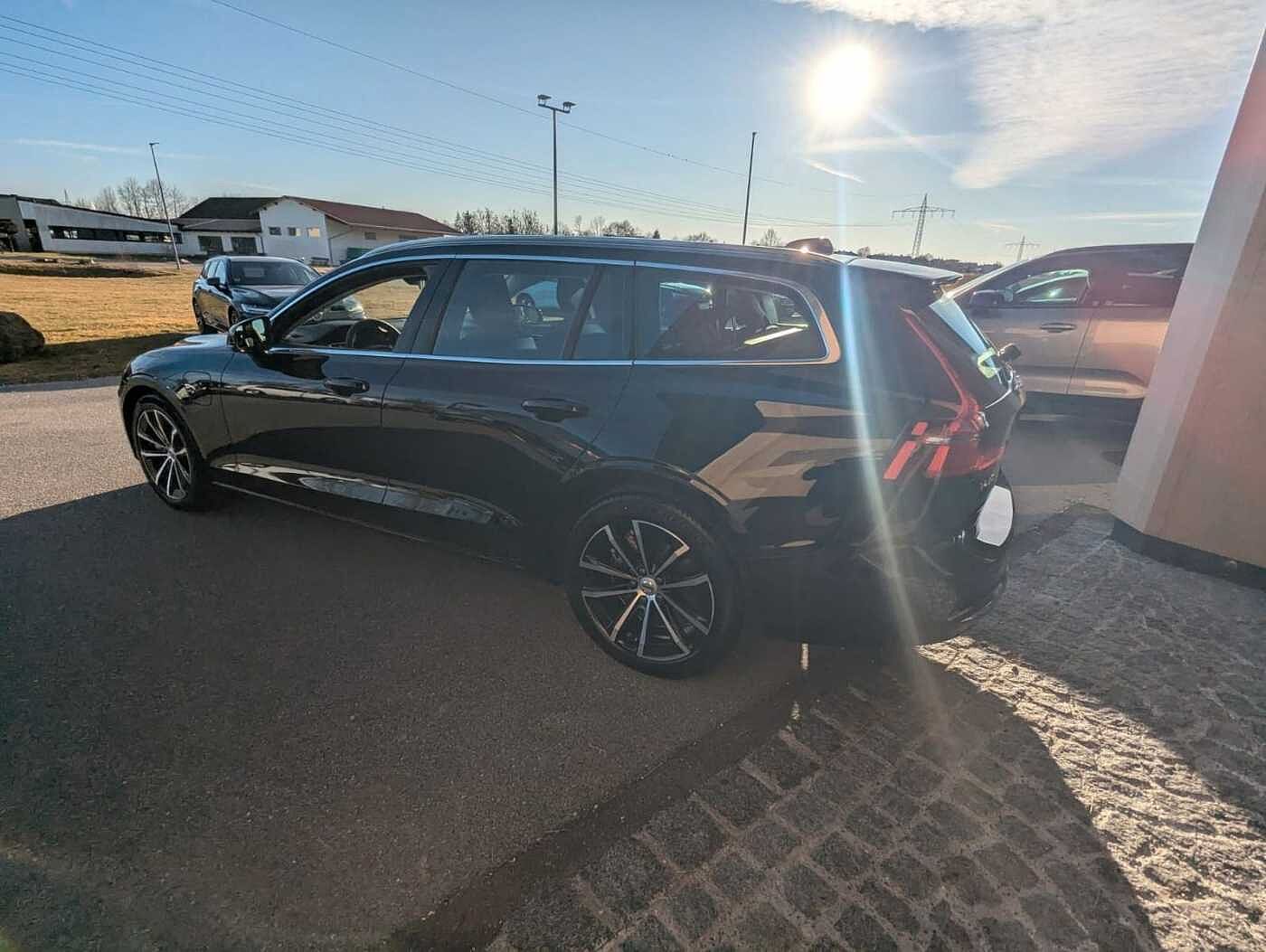 Volvo  T6  AWD Recharge Core