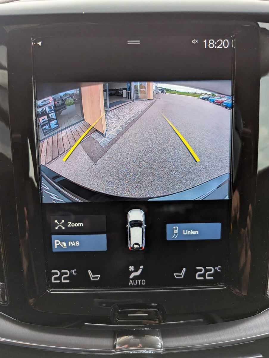 Volvo  B5 AWD Momentum Pro