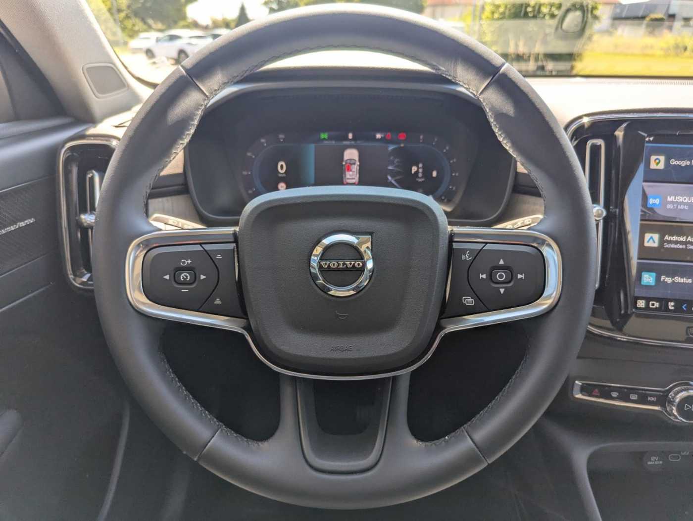 Volvo  B3 Plus Dark