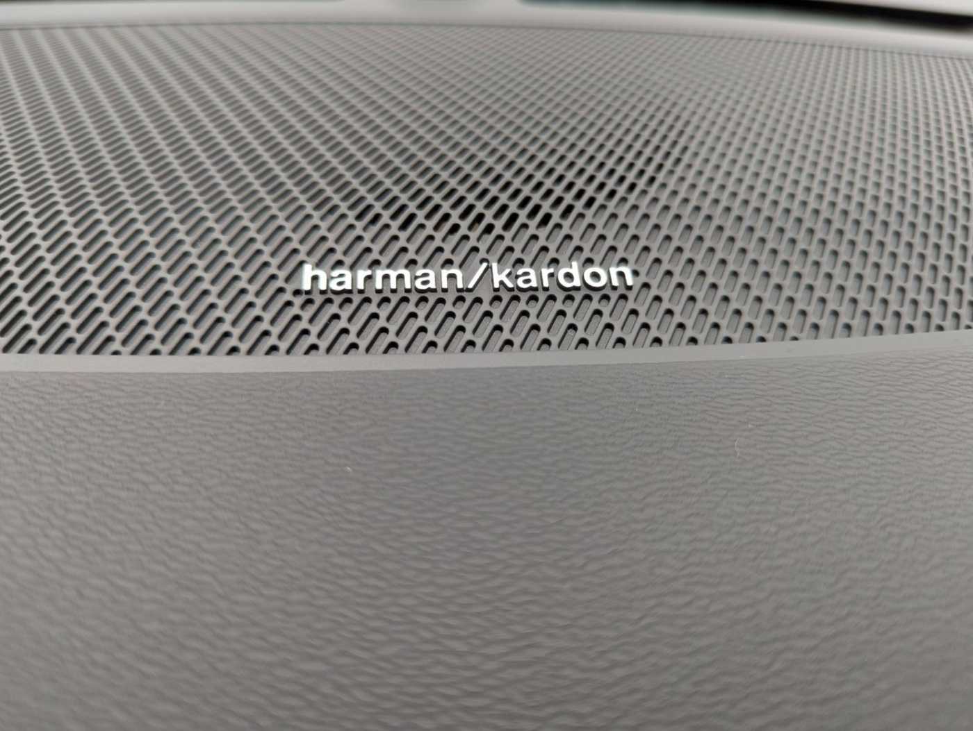 Volvo  Plus Dark Recharge Plug-In Hybrid