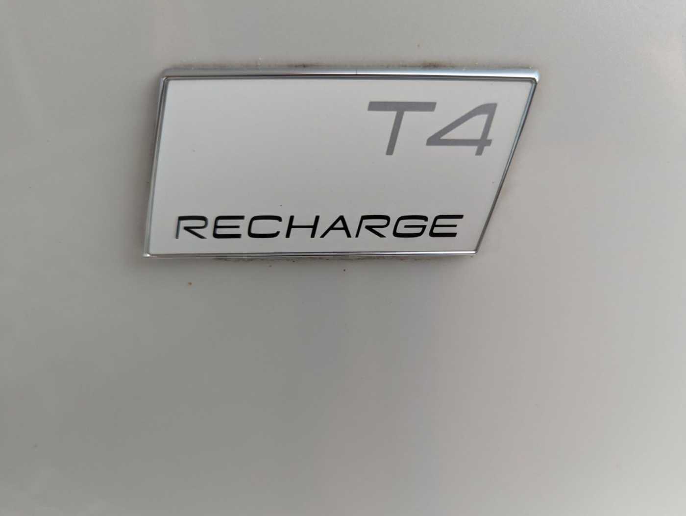Volvo  Plus Dark Recharge Plug-In Hybrid