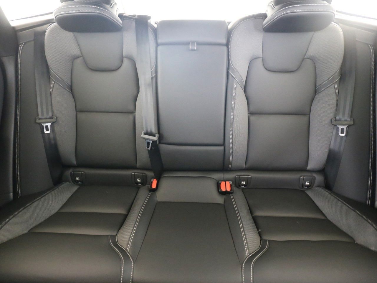 Volvo  T8 Ultra Black Edition