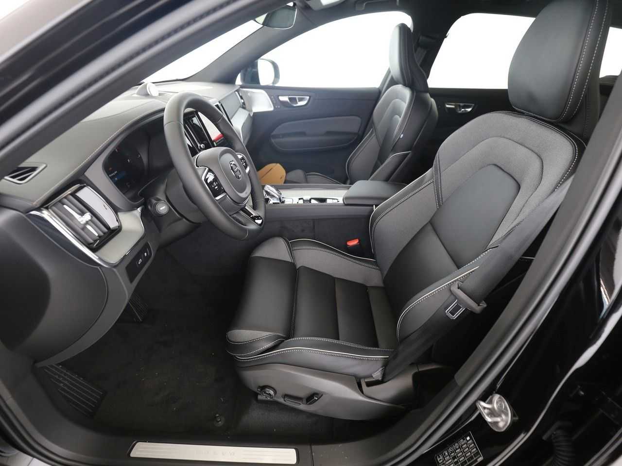 Volvo  T8 Ultra Black Edition