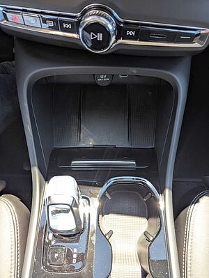 Volvo  B3 Plus Dark