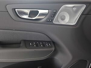 Volvo  T8 Ultra Black Edition