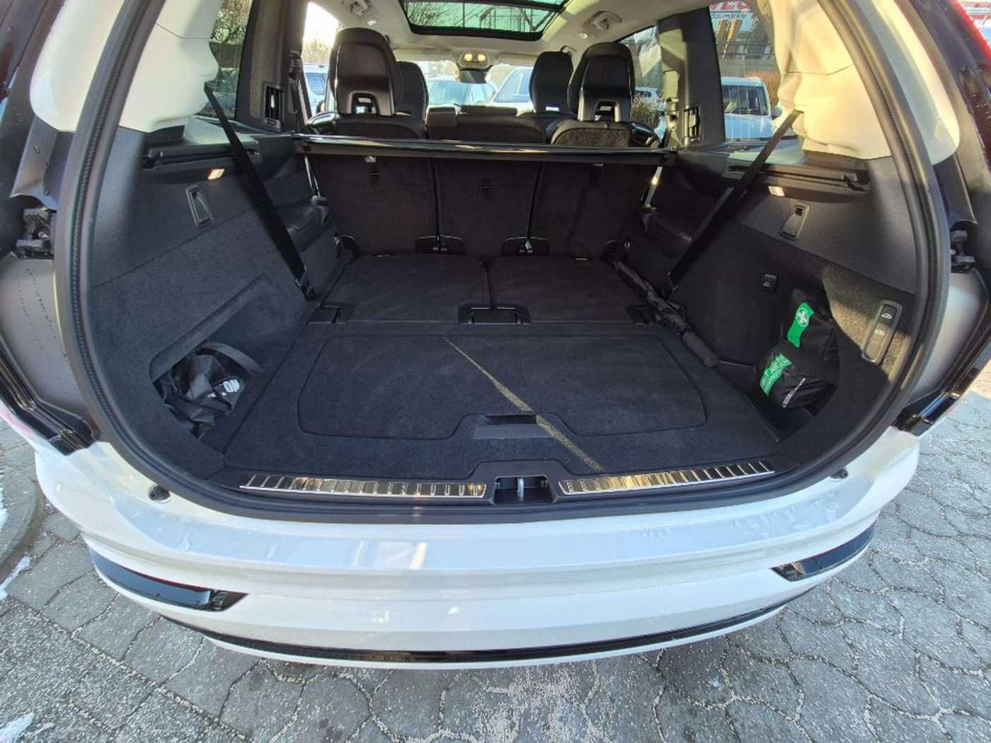Volvo  T8 AWD Plus Dark+NEUES MODELL+Luft+HUD
