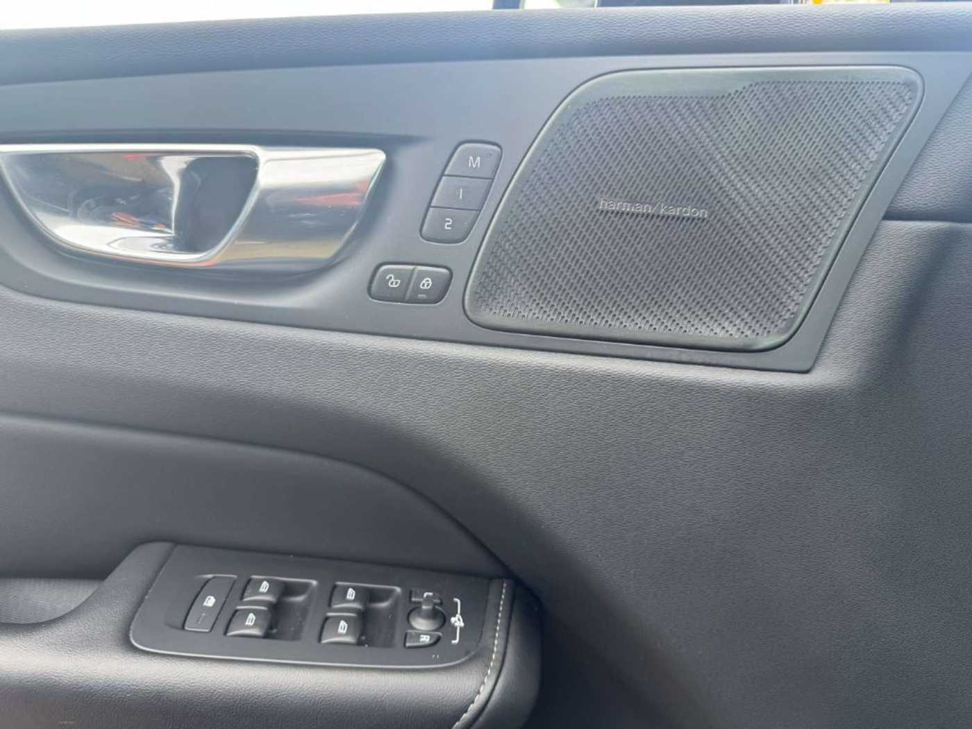 Volvo  B4D AWD Geartr Inscription+XeniumPro+Standh