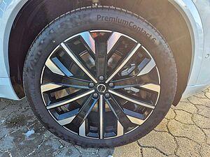 Volvo  T8 AWD Plus Dark+NEUES MODELL+Luft+HUD