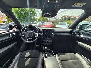 Volvo  B4 B Geartr. R-Design+ACC+Panorama+19Zoll