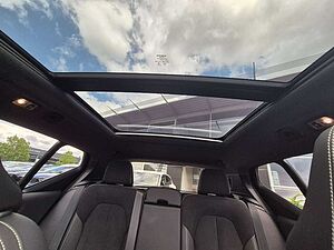 Volvo  B4 B Geartr. R-Design+ACC+Panorama+19Zoll