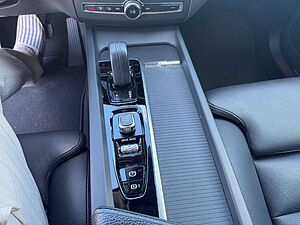 Volvo  B4 B Geartr. Momentum Pro+Leder+IntelliSafePro