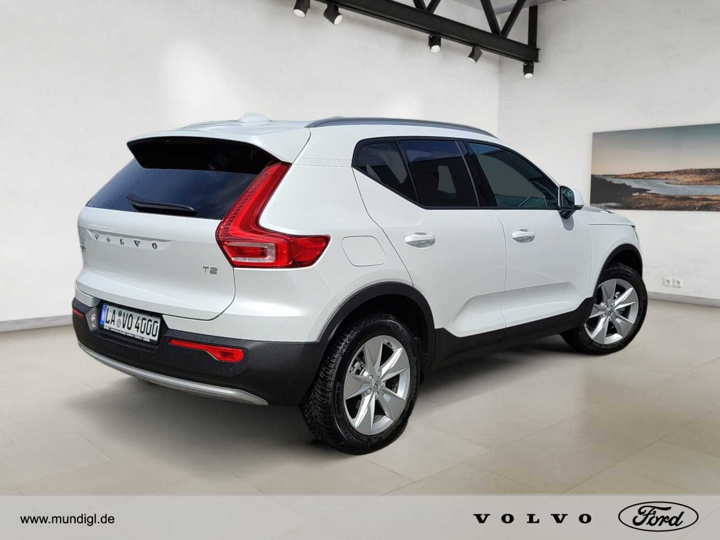 Volvo  XC40 Core, T2 Automatikgetriebe, Benzin