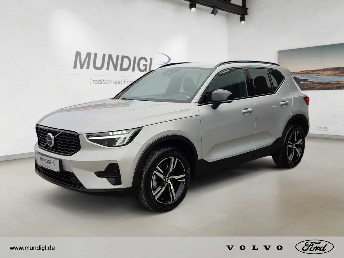 Volvo  XC40 Plus, B3 Mild-Hybrid, Benzin, Dark