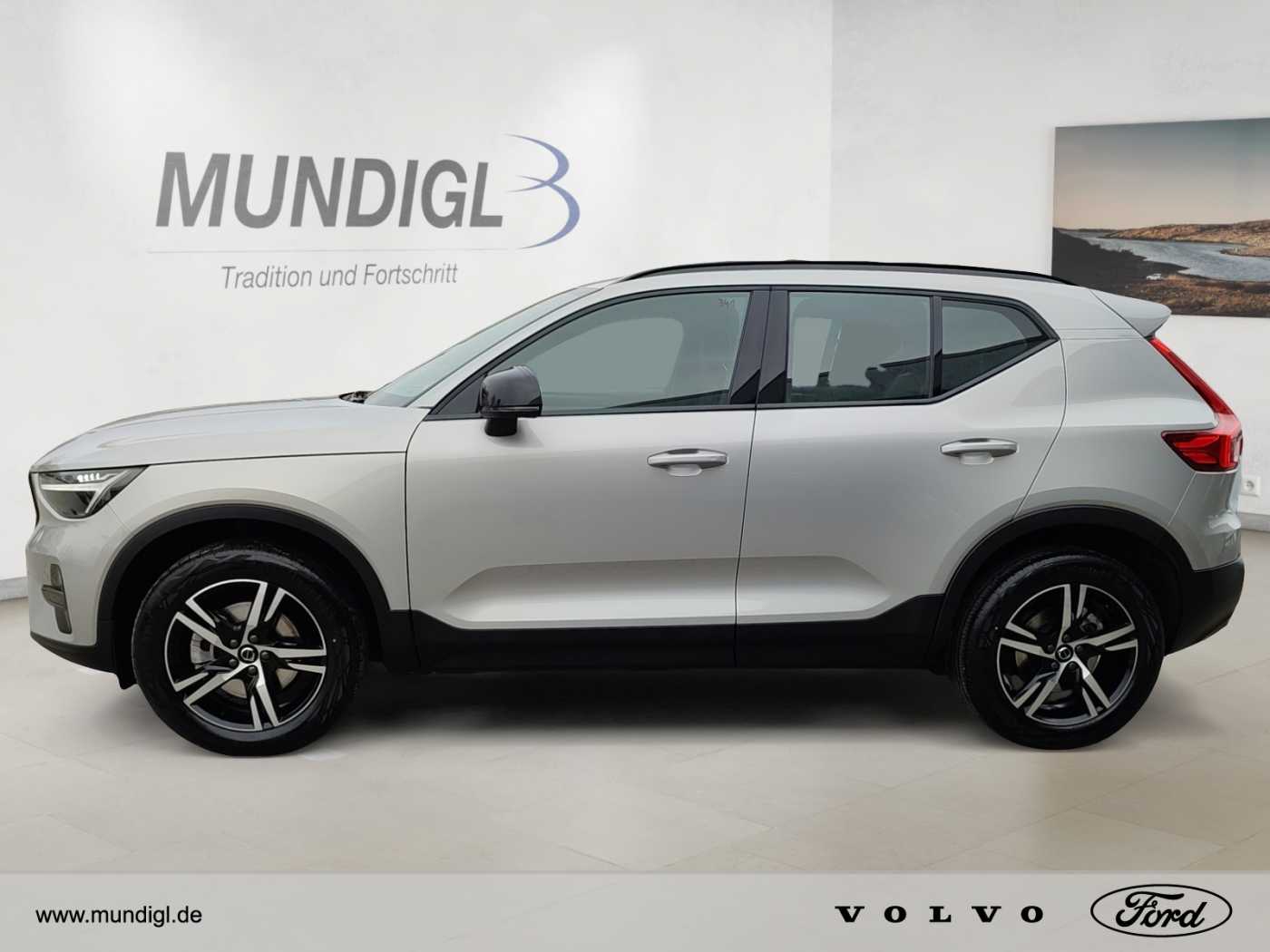 Volvo  XC40 Plus, B3 Mild-Hybrid, Benzin, Dark