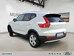 Volvo  XC40 Core, T2 Automatikgetriebe, Benzin