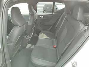 Volvo  XC40 Core, T2 Automatikgetriebe, Benzin