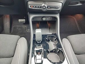 Volvo  XC40 Plus, B3 Mild-Hybrid, Benzin, Dark