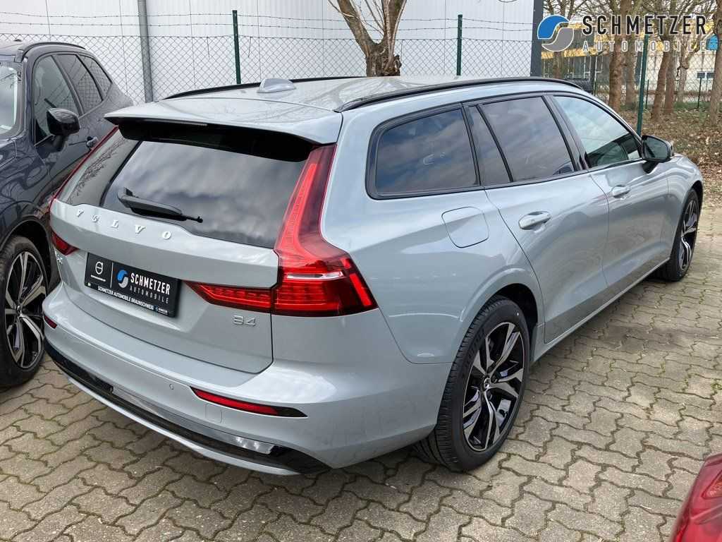 Volvo  +B4+Benzin+Plus+Dark+E-Sitze+R-Kamera+Keyless