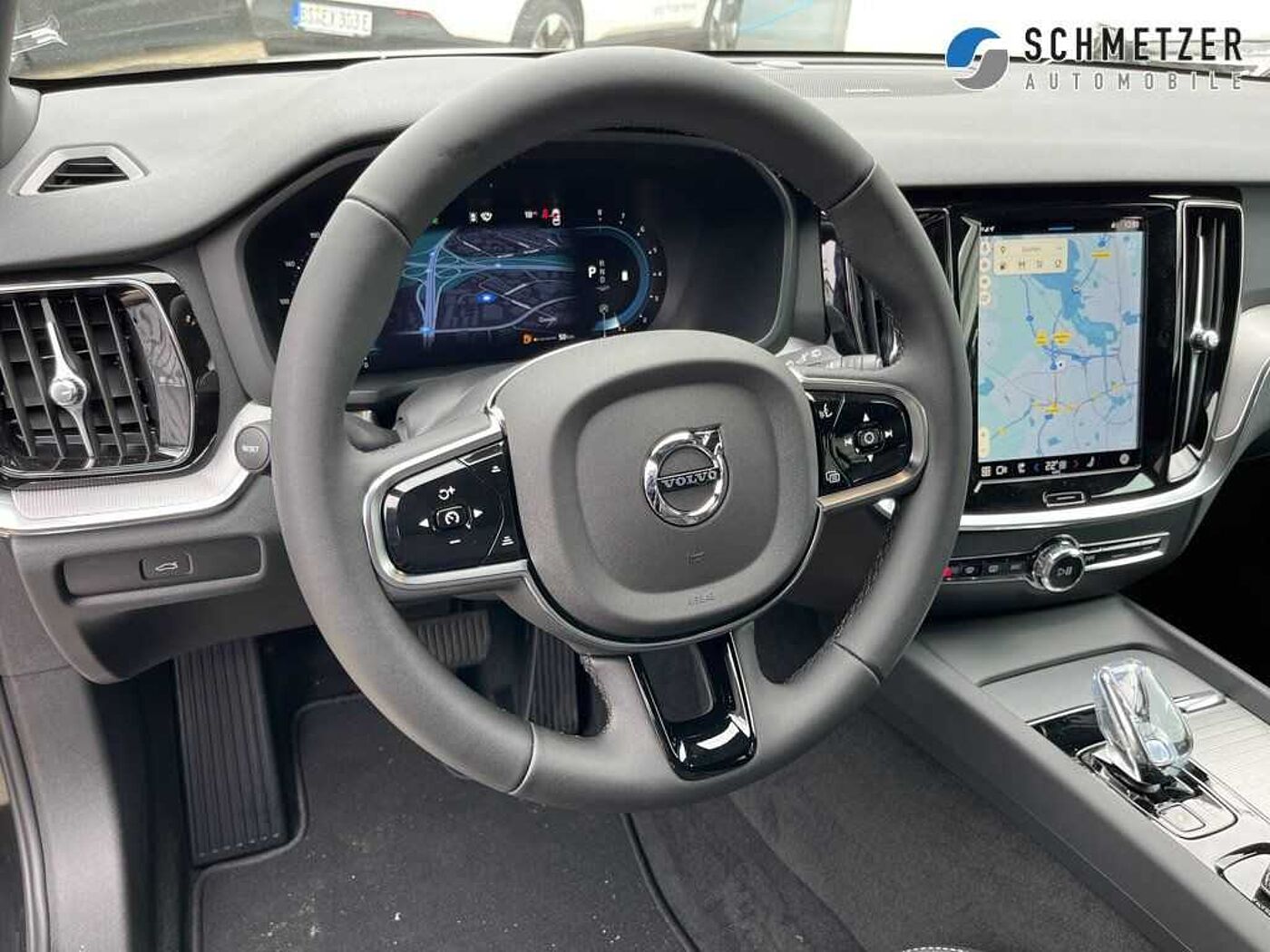 Volvo  +B4+Benzin+Plus+Dark+Keyless+HarmanK+Kamera++