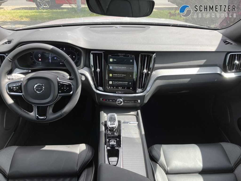 Volvo  +B4+AWD+CC+PDC+Lenkradhzg+360°Kamera+Harman