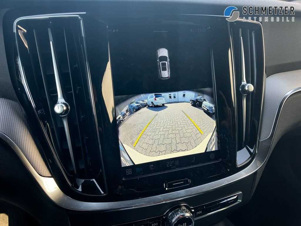 Volvo  +B4+Benzin+Plus+Dark+Keyless+HarmanK+Kamera++