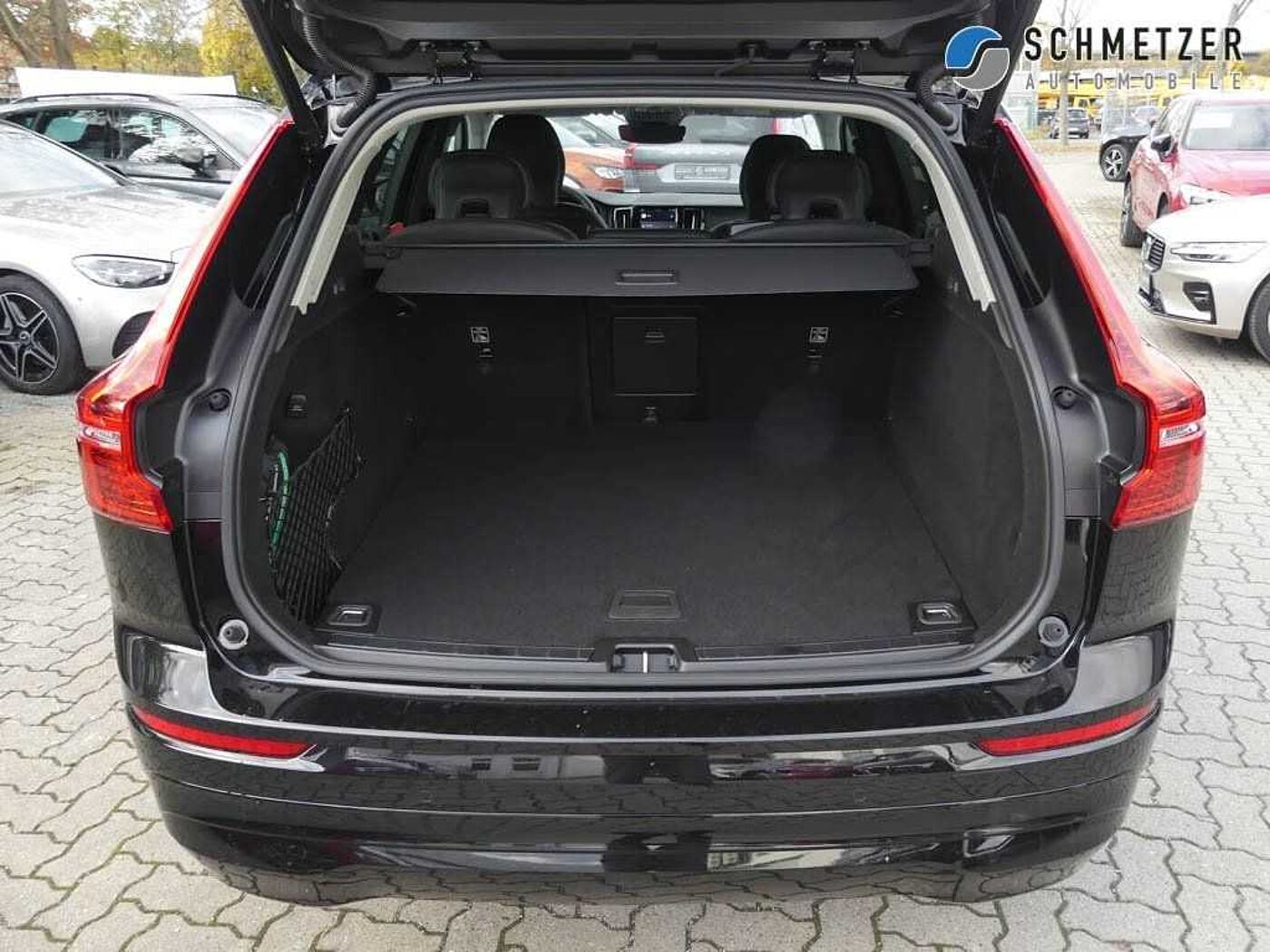 Volvo  +B4+Benzin+Core+LED+Leder+Kamera+Keyless+DAB