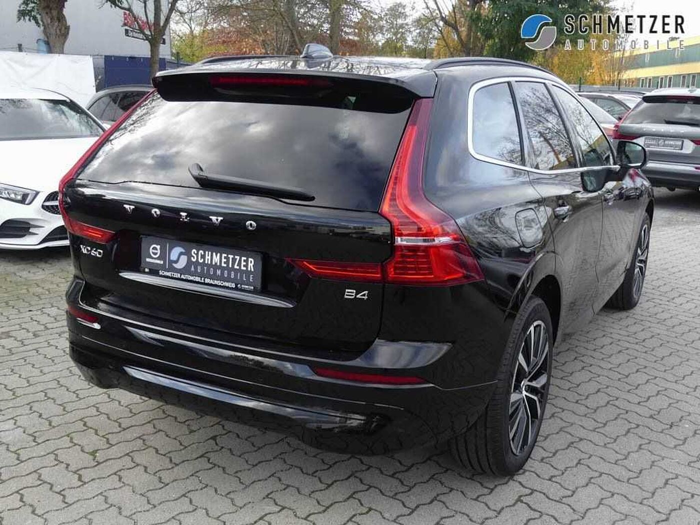 Volvo  +B4+Benzin+Core+LED+Leder+Kamera+Keyless+DAB