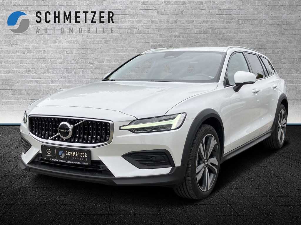 Volvo  CC+B4+AWD+GT+CC Plus+PDC+Lenkradhzg+Harman+++