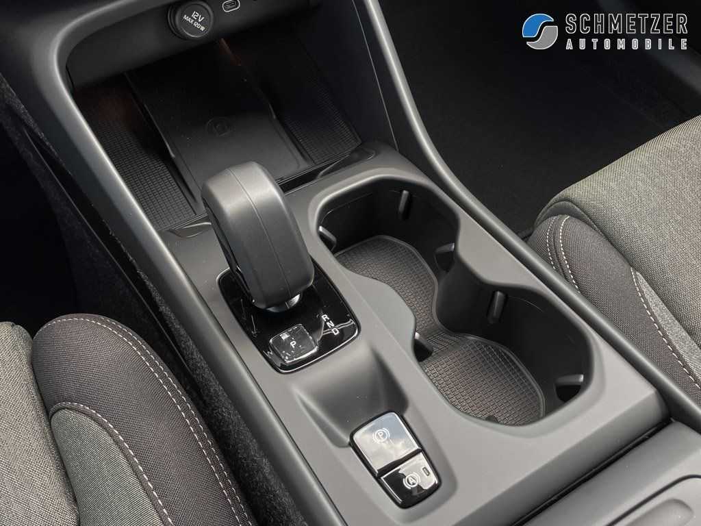 Volvo  +B3+Benzin+Core+360°Kamera+Keyless+DAB+LED++