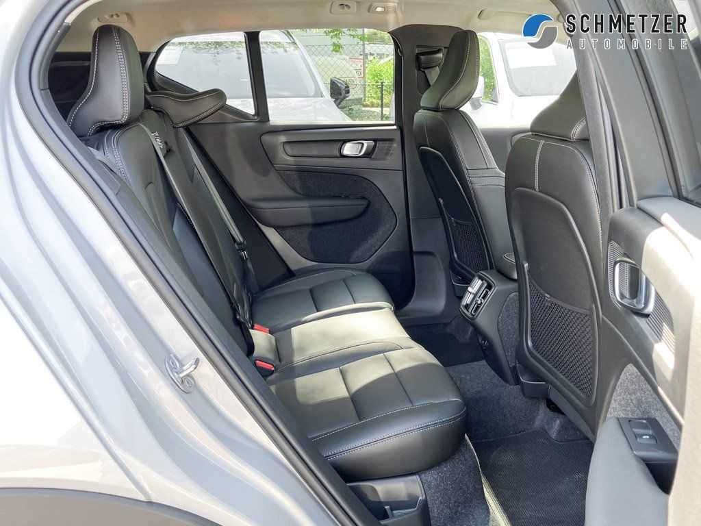 Volvo  +B3+Benzin+Ultra+Dark+HarmanK+Panodach+ESitz