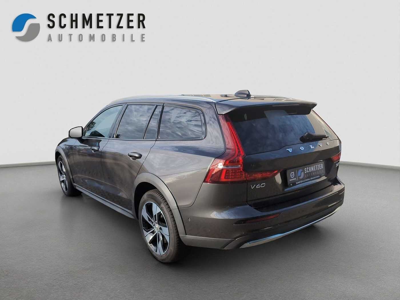 Volvo  CC+B4+AWD+GT+CCPlus+Panorama+360°Kam+Harman++