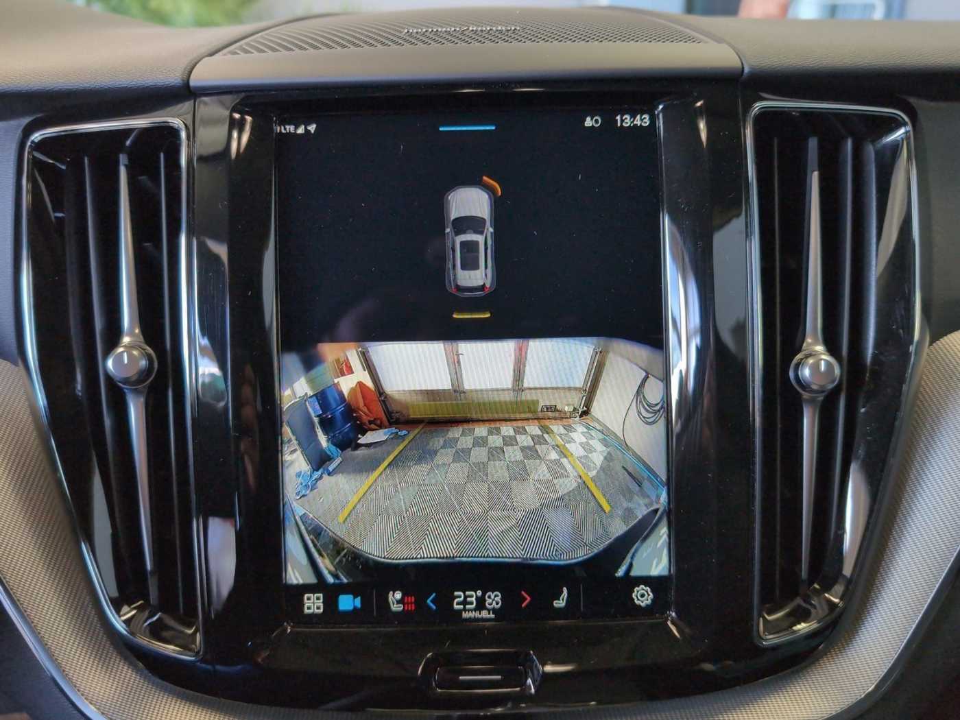 Volvo  +B4+GT+Plus Dark+CarPlay+SH V/H+LED+PDV V/H+