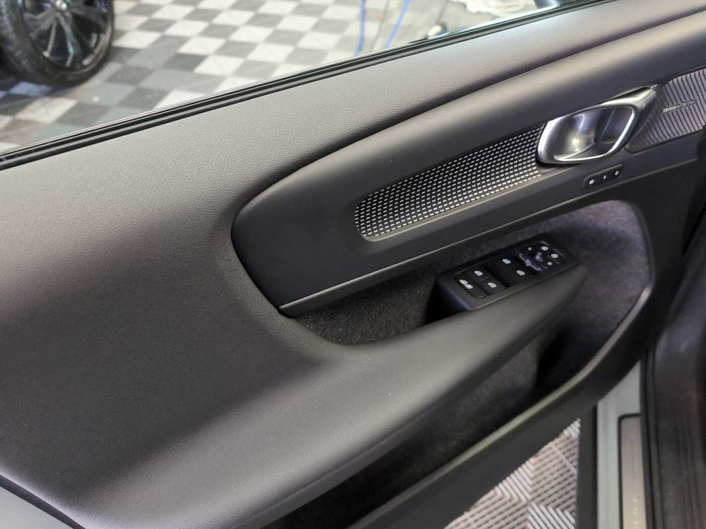 Volvo  +B4+GT+Mild-Hybrid+Ultra Dark+Frontheiz+360°