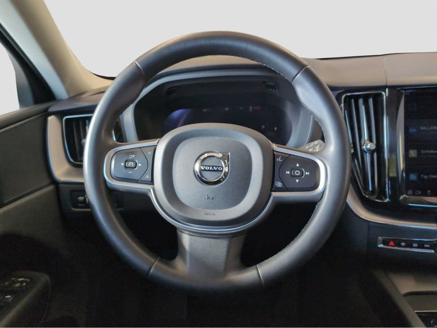 Volvo  +B5+AWD+GT+R-Kam+Sitzhzg. v+AHK+Lenkradhzg. ++