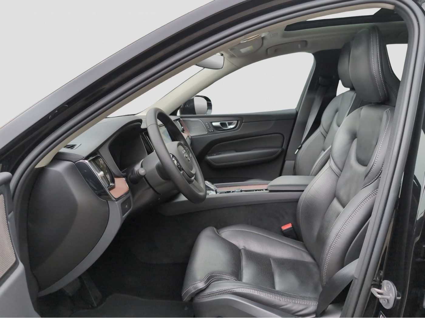 Volvo  +B5+Mild-Hybrid+AWD+GT+Lenkradhzg+Sitzhzgv/h